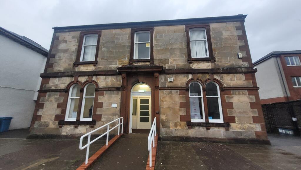 62a, Bank Street, Irvine